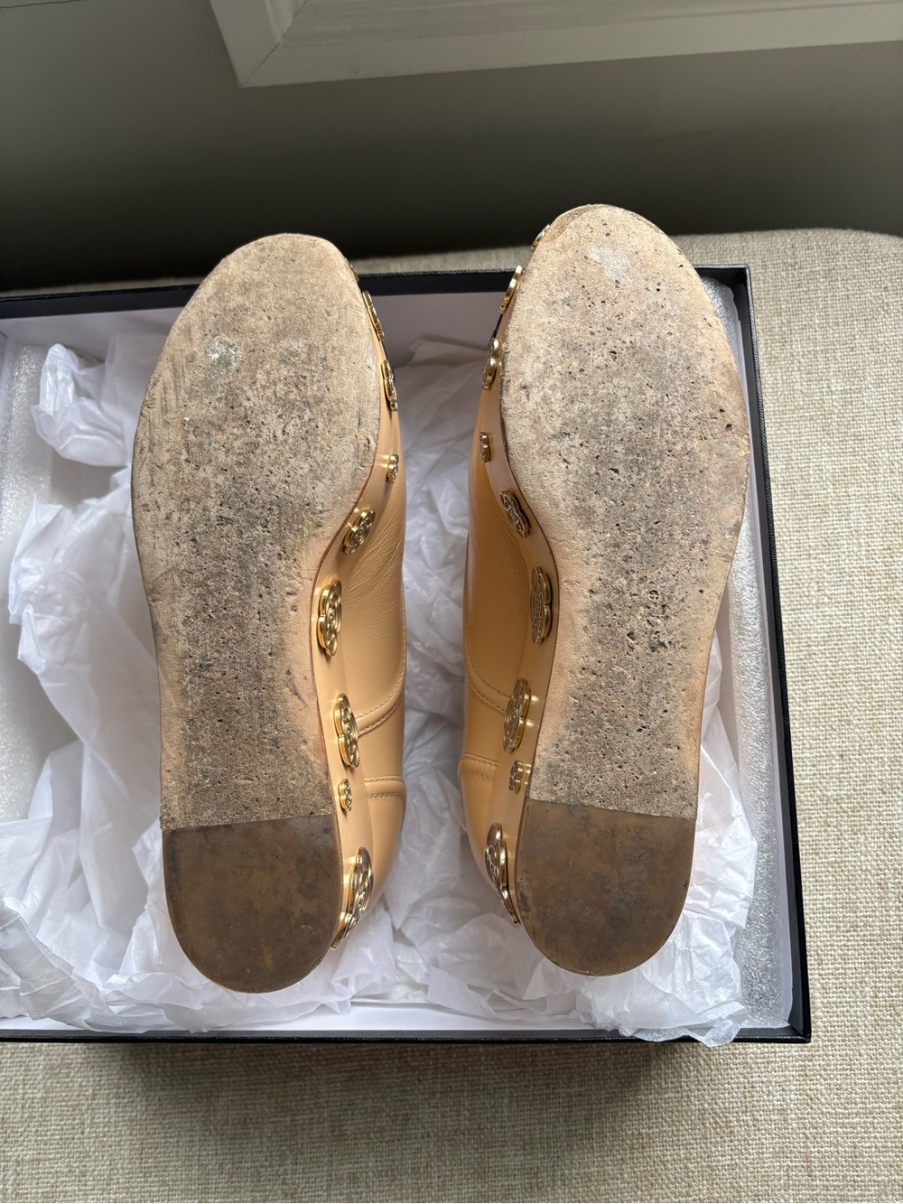 Chanel Beige-Black Patent And Leather Camellia Platform Sneakers - Picture 6 of 7